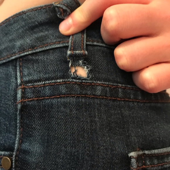 ripped medium wash jeans - Picture 5 of 7